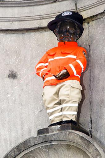 Manneken-Pis as sweeper of the City of Brussels
