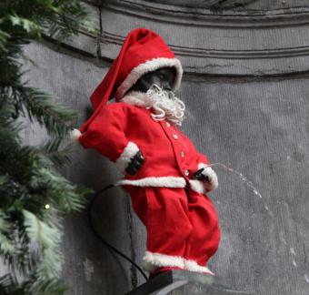 Manneken-Pis as Santa Claus