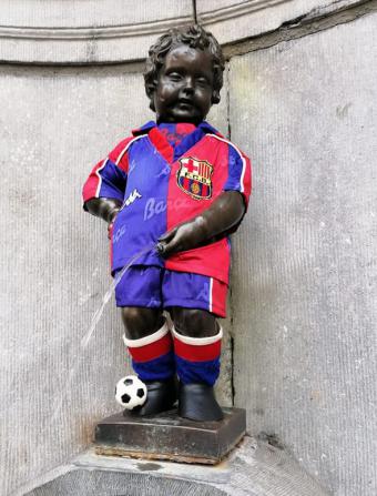 Manneken-Pis as football player of FC Barcelona