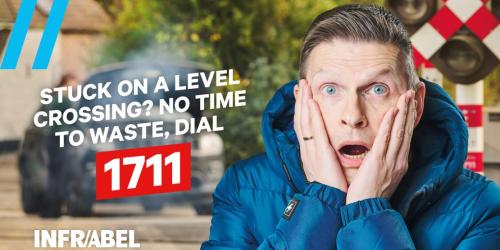 Call 1711 in case of a level crossing emergency!