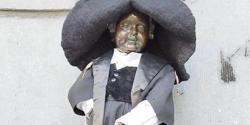 Manneken-Pis as crossbowman of the Our Lady of Sablon