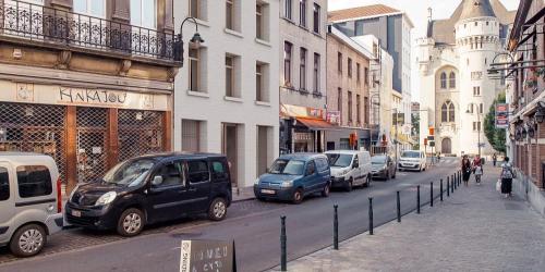 Rue Haute project - Renovation of a building into housing and a business