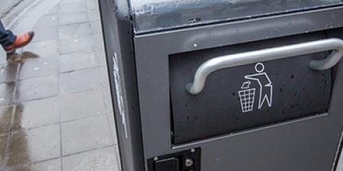 Smart waste bins