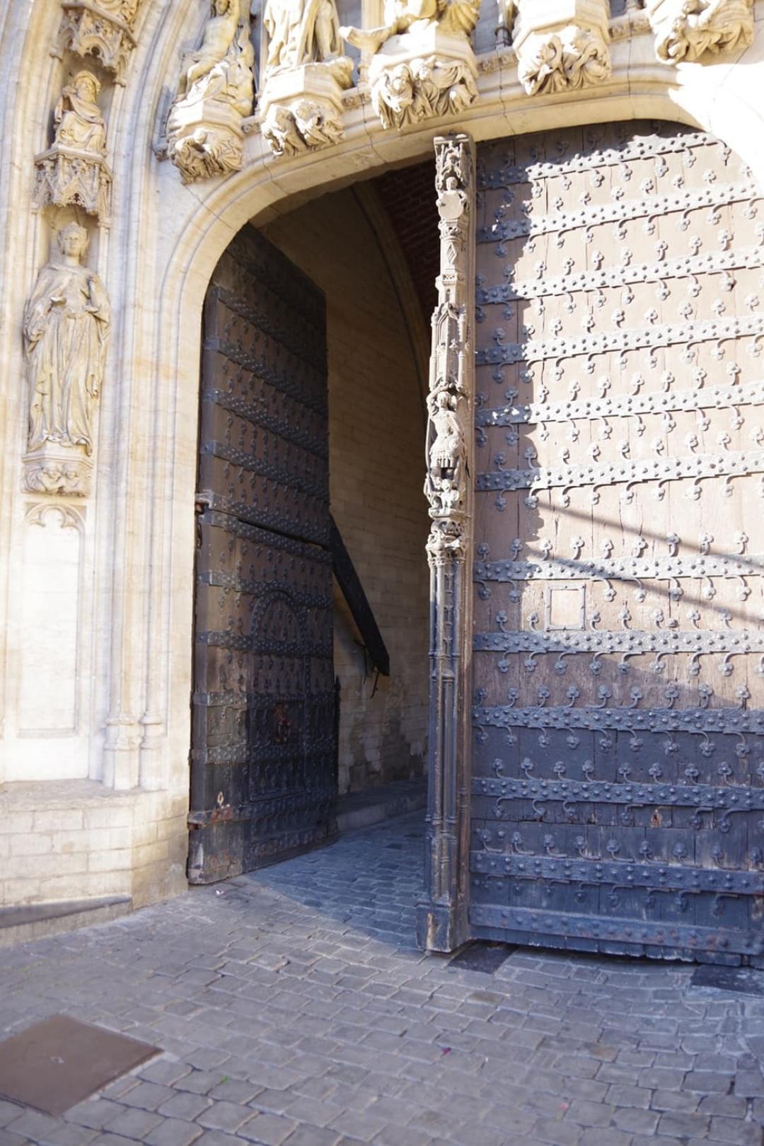 Restoration of the gates of the City Hall of Brussels