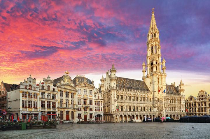 City of Brussels signs agreement with Solar Impulse Foundation